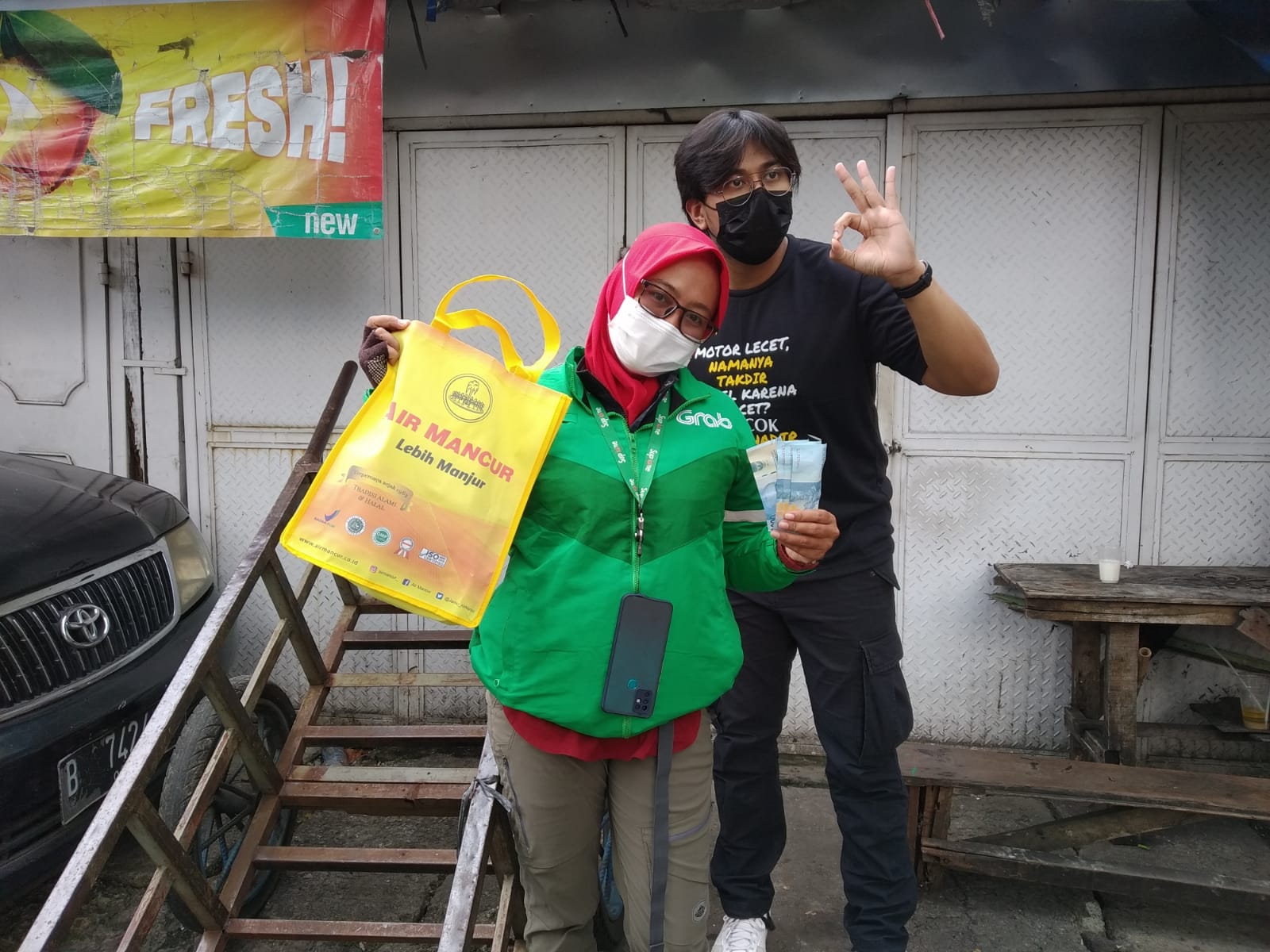 Di Hari Ibu, 200 Lady Jek yang Beruntung Dapat Hadiah dari Air Mancur