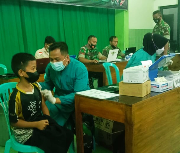 KodimKlaten melaksanakan vaksinasi anak