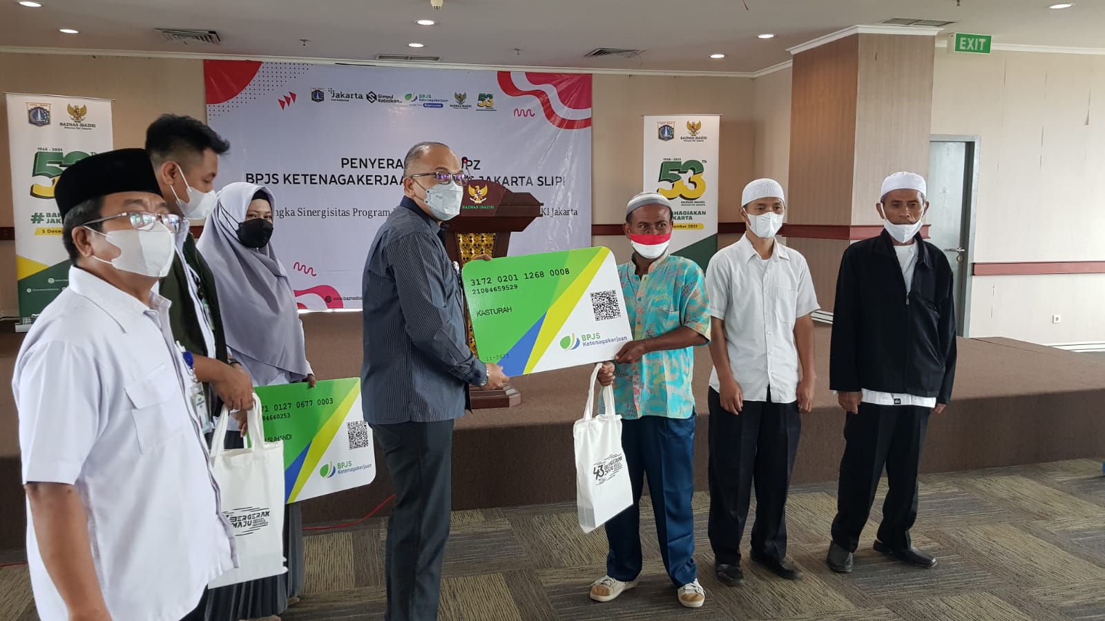 Acara penyerahan simbolis kartu peserta BPJAMSOSTEK kepada para kepada pengelola rumah ibadah di wilayah DKi Jakarta. 