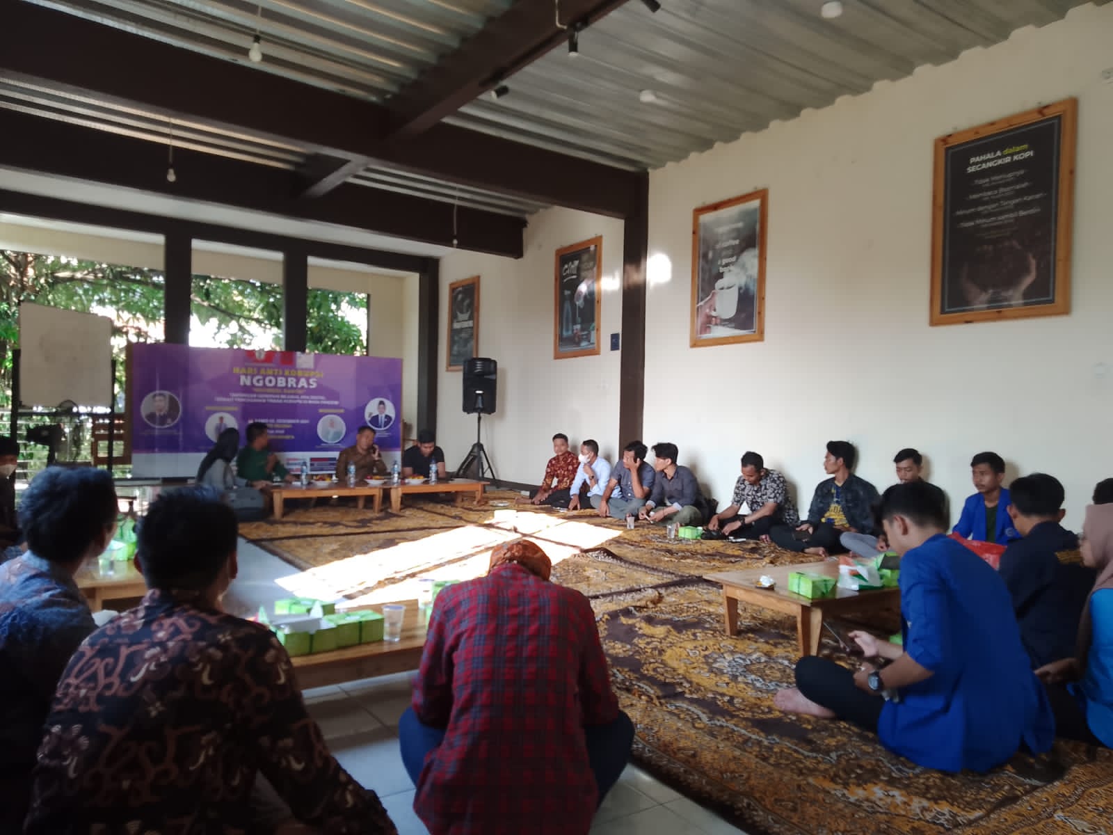 Polres Lebak dan legislator NasDem mengajak generasi muda aktif suarakan anti korupsi dalam peringatan Hari Anti Korupsi, di Banten,  (9/12)