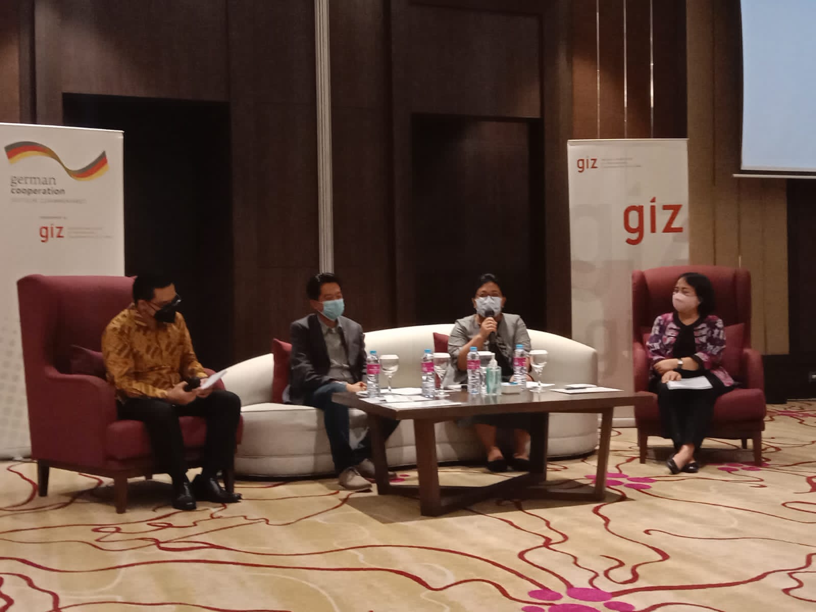 Dialog pada peluncuran Collective Leadership Specialist Indonesia (CLSI) oleh GIZ Indonesia di Bandung