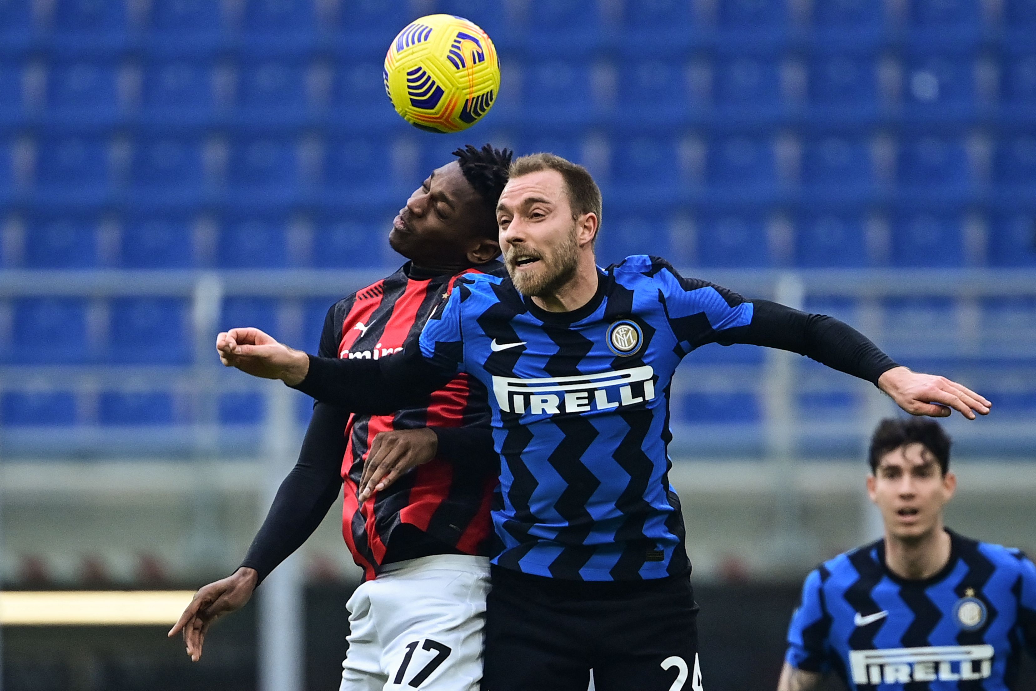 Gelandang Inter Milan Christian Eriksen (kanan)