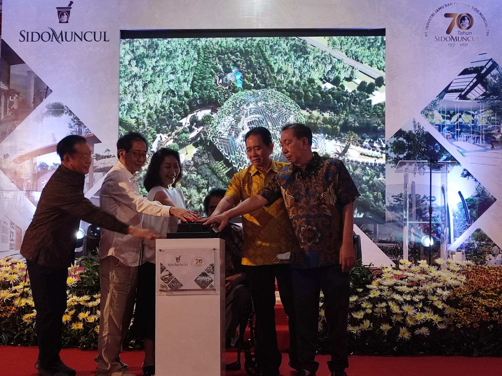 Ulang tahun ke-70 Sido Muncul ditandai dengan syukuran rencana pembangunan riset center dan museum di kawasan Pabrik Sido Muncul, Ungaran.