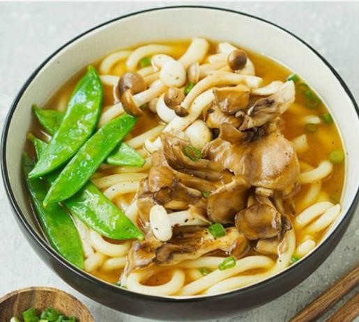 Menyeruput mi udon juga bisa mencegah rasa terbakar pada lidah saat mi masih panas, udara masuk ke mulut, sehingga suhu menurun.