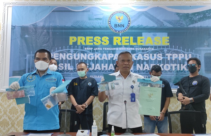 Konfrensi pers BNNP Jateng terkait kasus pencucian uang penjualan narkotika.