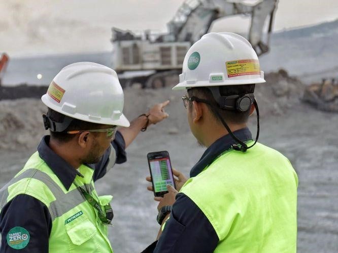 Perusahaan memperoleh beberapa kontrak baru pada lini bisnis EPC.