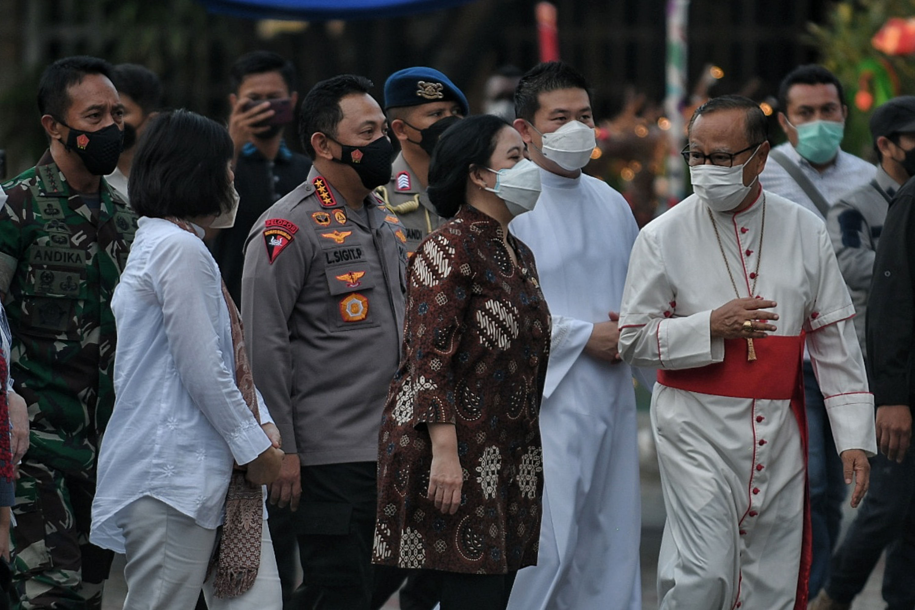 Ketua DPR Puan Maharani meninjau pelaksanaan natal di Gereja Katedral Jakarta