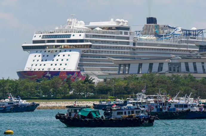 10 Kasus Covid-19 Terdeteksi di Kapal Pesiar dengan Ribuan Penumpang