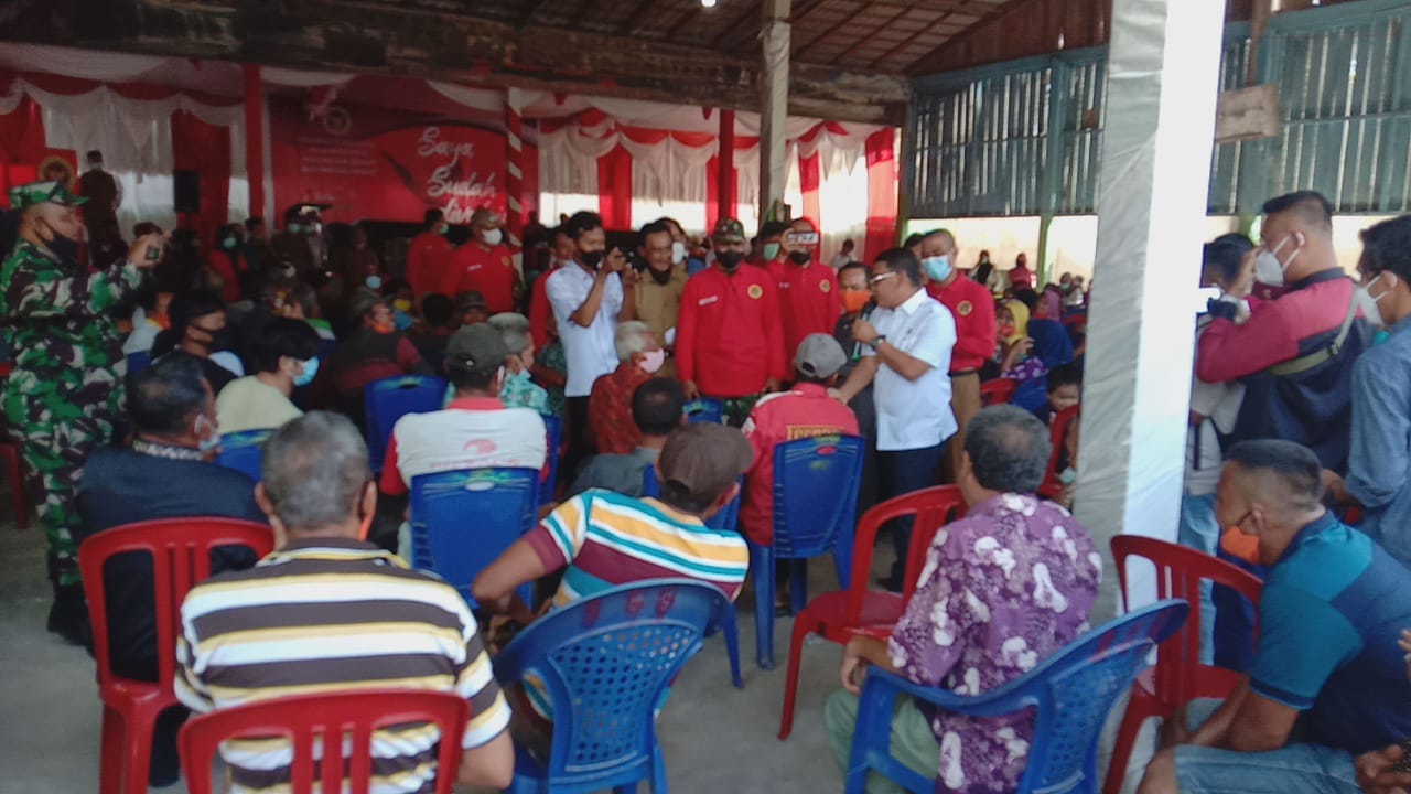 Pelaksanaan vaksinasi Covid-19 di pemukiman Suku Anak Dalam oleh Pemkab Musi Rawas Utara dan BIN Sumsel.