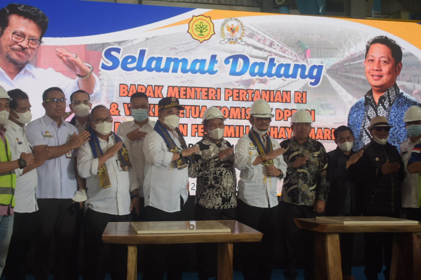 Mentan SYL meresmikan Pabrik Pakan PT Cahaya Mario di Kabupaten Sidrap, Provinsi Sulawesi Selatan, Rabu (29/12).