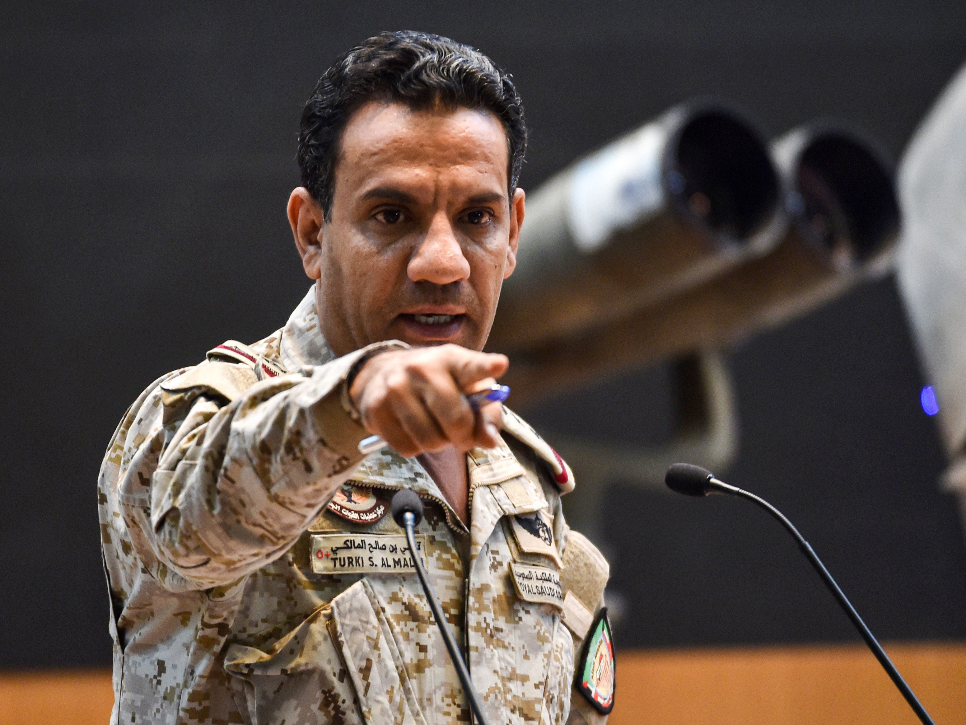 Anggota Angkatan Udara Kerajaan Saudi Kolonel Turki al-Malki.