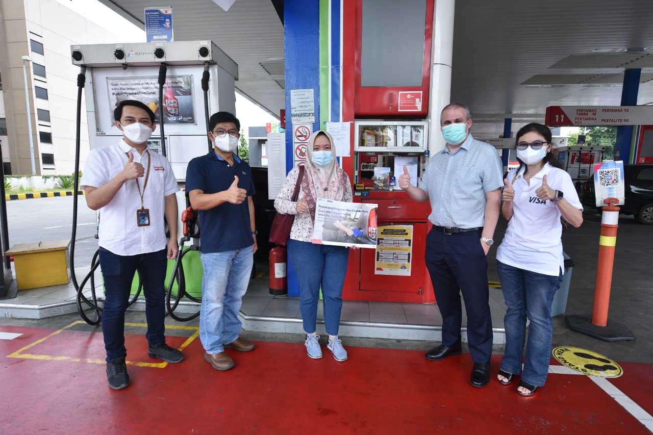 Pertamina dan Visa bekerja sama mendukung pembayaran nontunai di SPBU.
