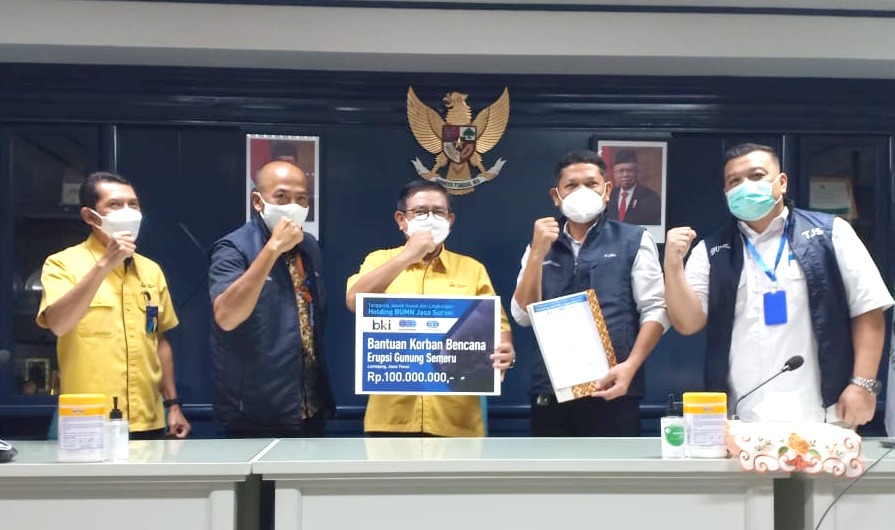 PT Surveyor Indonesia (Persero) ikut berpartisipasi tanggap bencana erupsi Gunung Semeru. 