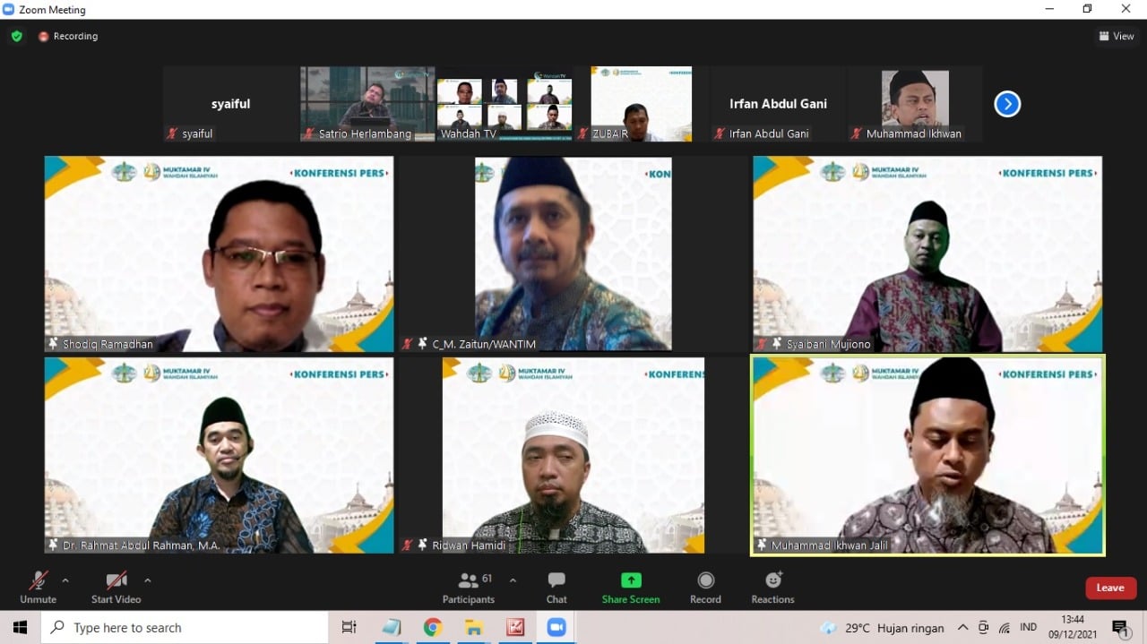 Konferensi pers mengenai Muktamar IV Wahdah Islamiytah