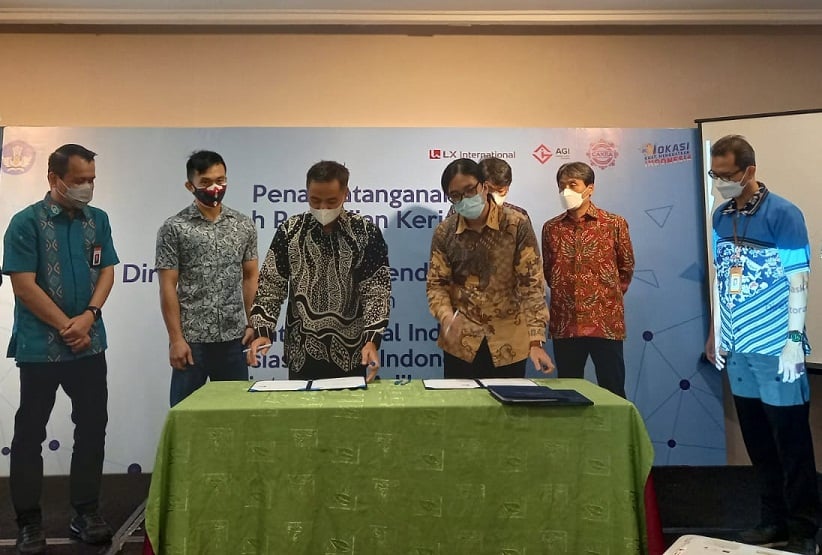 Penandatanganan kerja sama Kemendikbudristek dengan sejumlah industri dan Asosiasi Game Indonesia di Jakarta, Rabu (5/1).