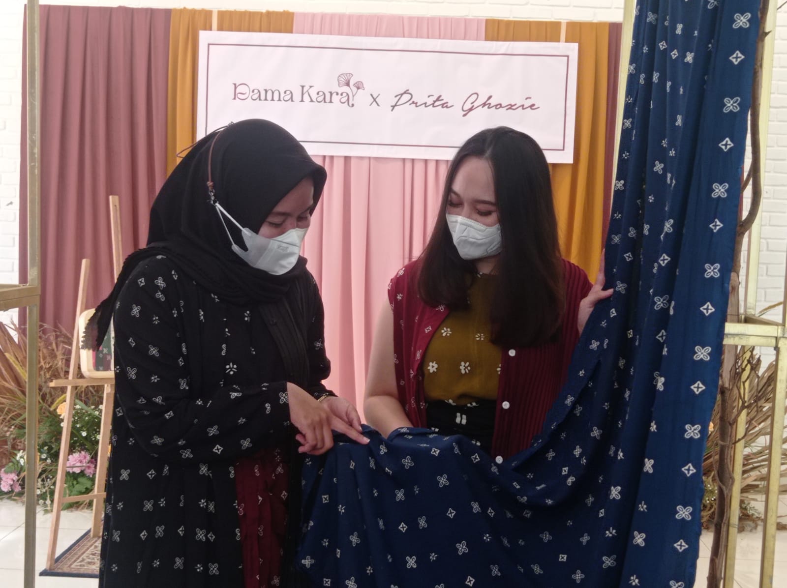 Hasil karya penyandang autis yang diangkat oleh Dama Kara