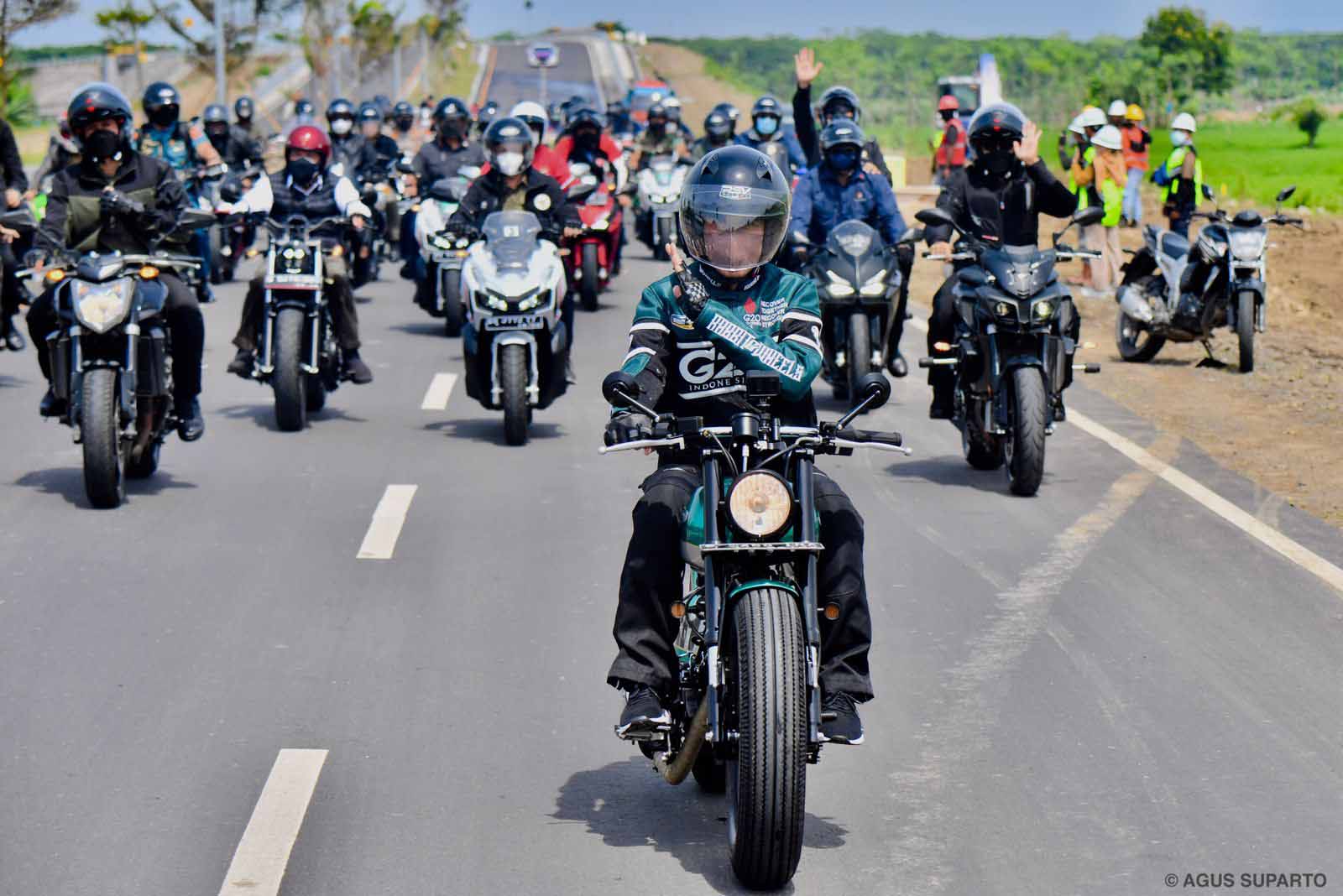 Presiden Joko Widodo melakukan kunjungan kerja di Kawasan Ekonomi Khusus (KEK) Mandalika.
