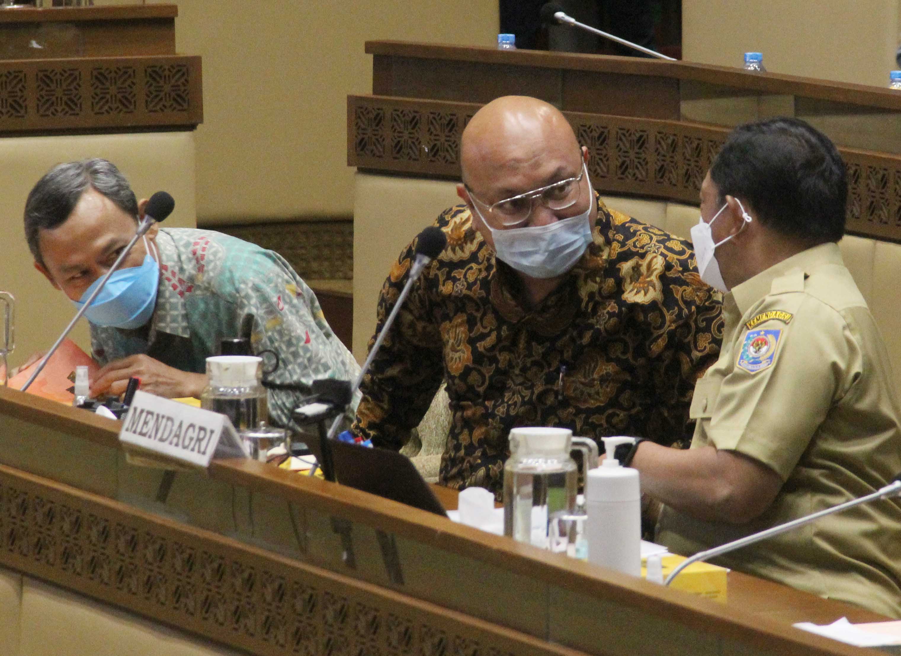  Rapat Kerja dengan Mendagri dan Rapat Dengar Pendapat KPU, Bawaslu dan DKPP di Gedung Nusantara, DPR, Jakarta, Senin (24/1/2022).