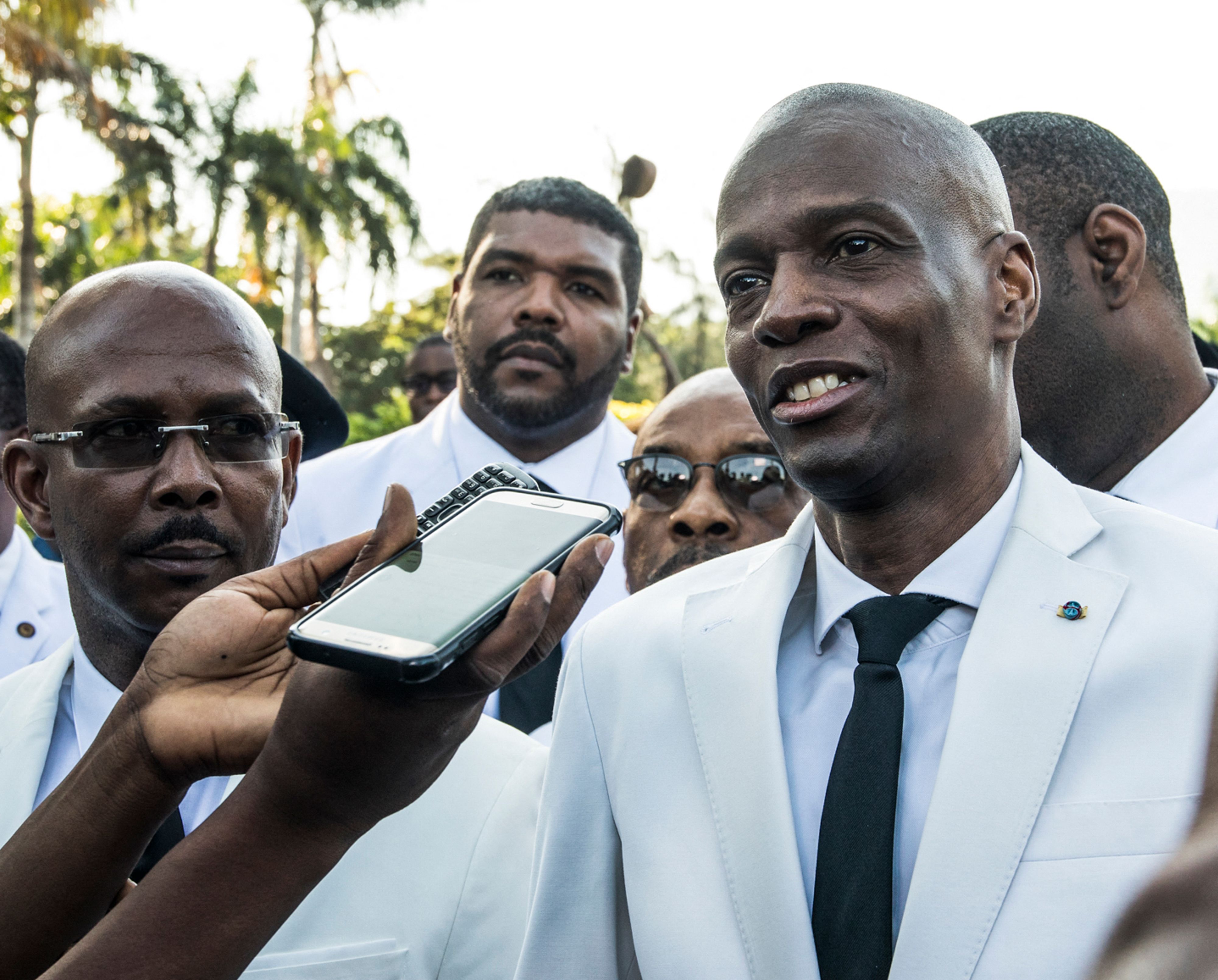 Presiden Haiti, Jovenel Moise (kanan), yang menjadi korban aksi pembunuhan pada 7 Juli 2021.