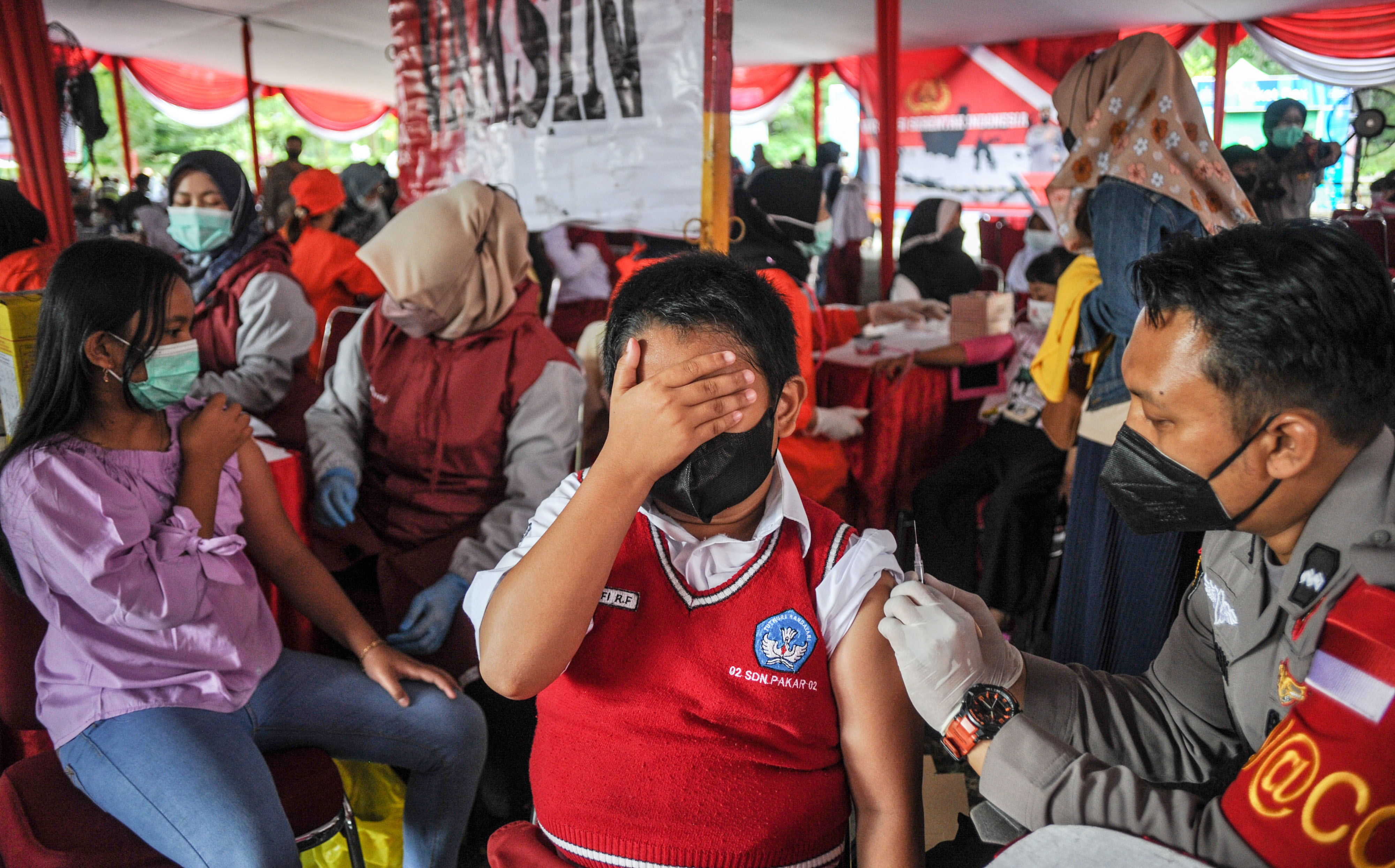 Vaksinais Covid-19 kepada pelajar di Kabupaten Bandung, Jawa Barat