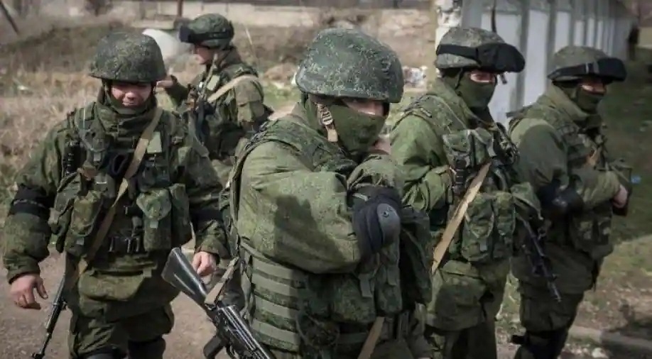 Anggota militer Rusia yang ditempatkan di wilayah Rusia yang berbatasan dengan Ukraina.  