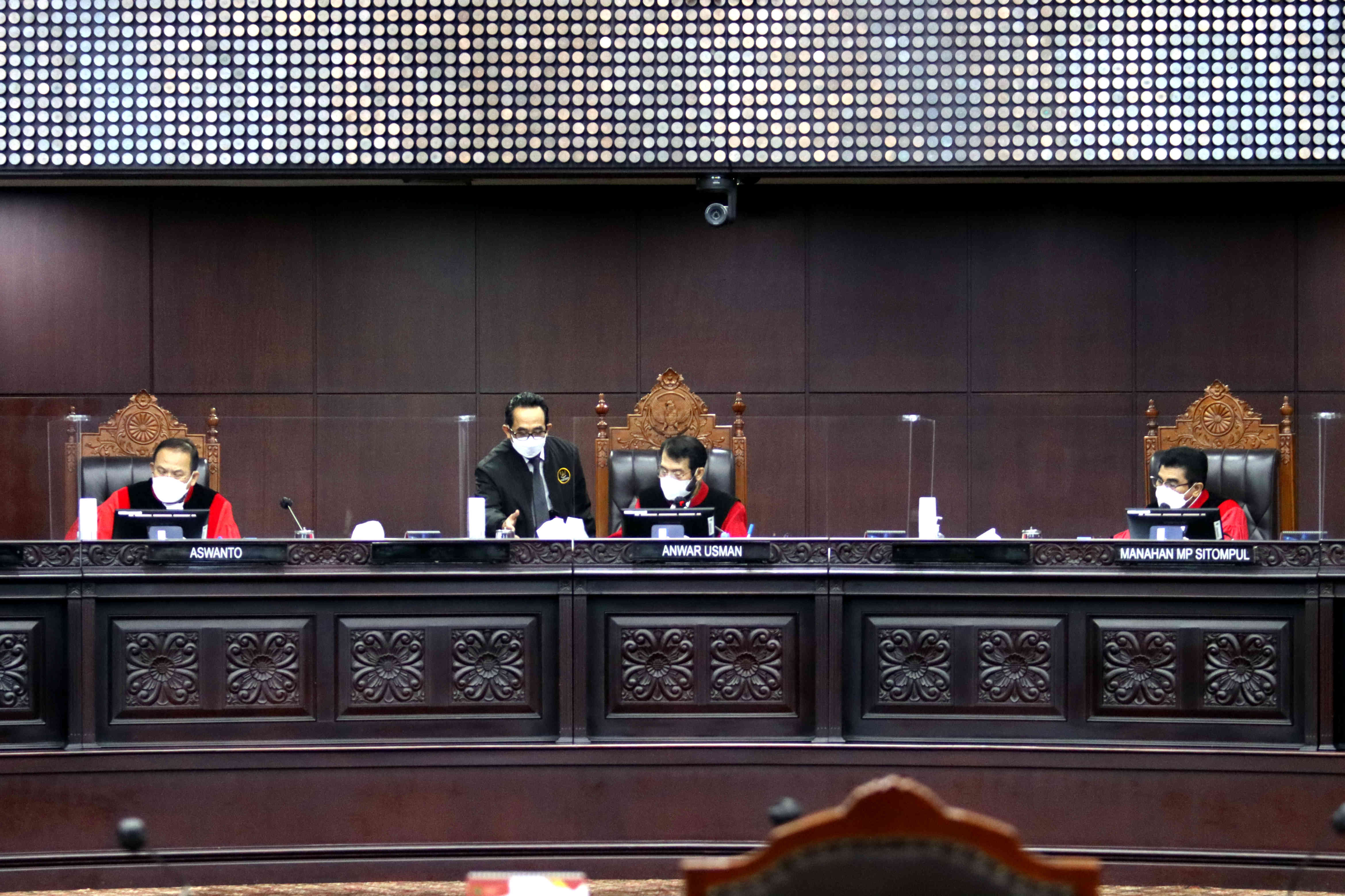  MK Kukuhkan Wewenang Polisi Periksa Identitas