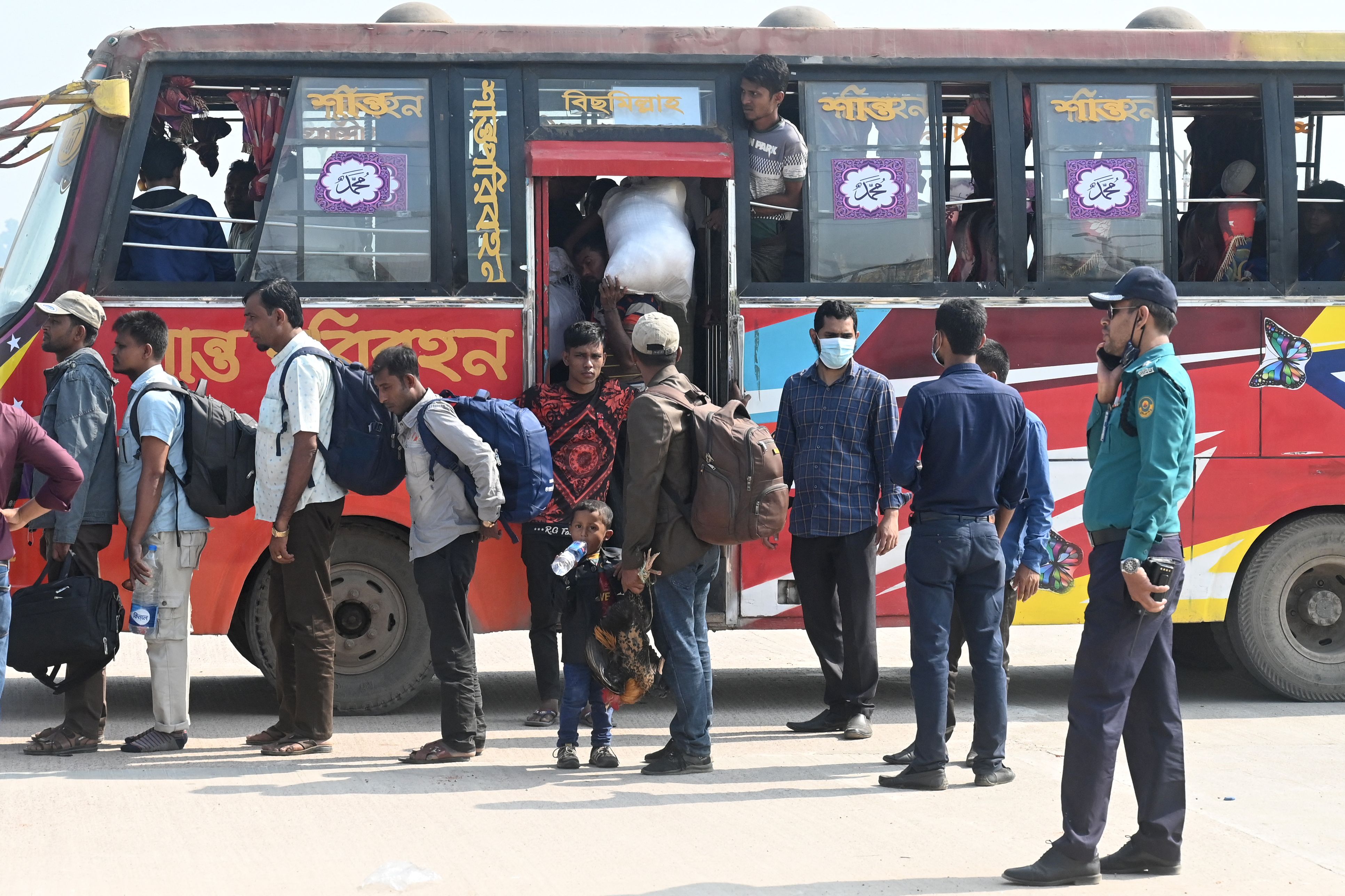 Ribuan Toko Milik Pengungsi Rohingya Dihancurkan di Bangladesh
