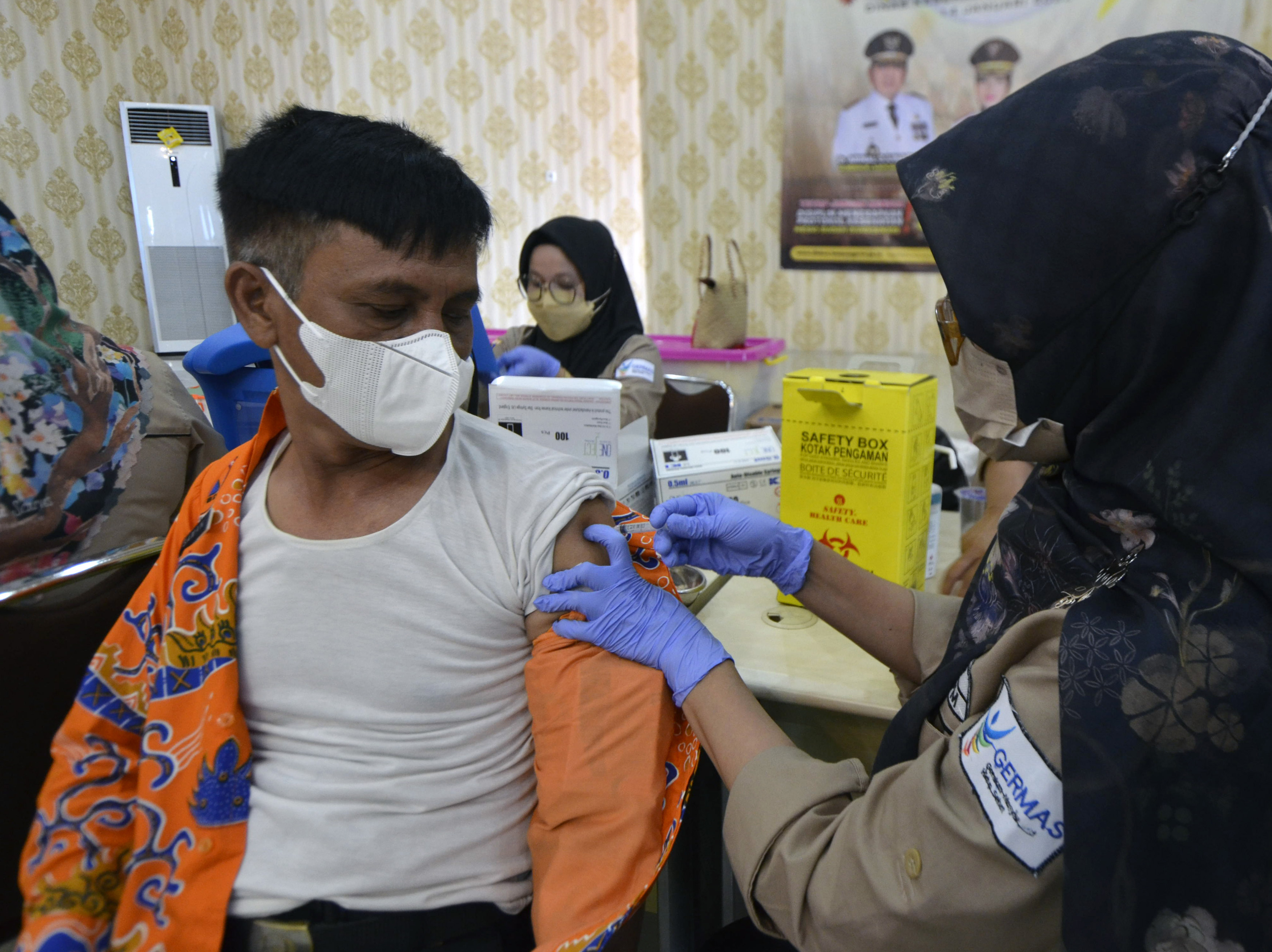 Satgas Covid-19 : Lebih dari 1,3 Juta Warga Telah Terima Vaksin Booster 