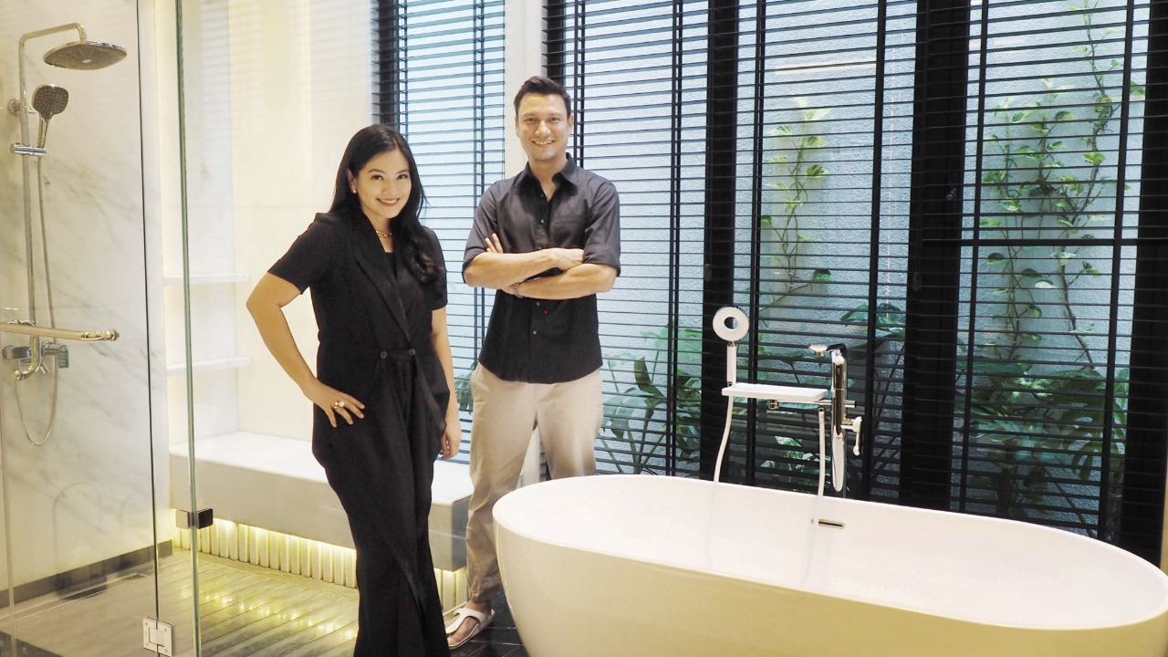 Demi Kesehatan Keluarga, Titi-Tian Pilih Smart Toilet dari GB Sanitaryware