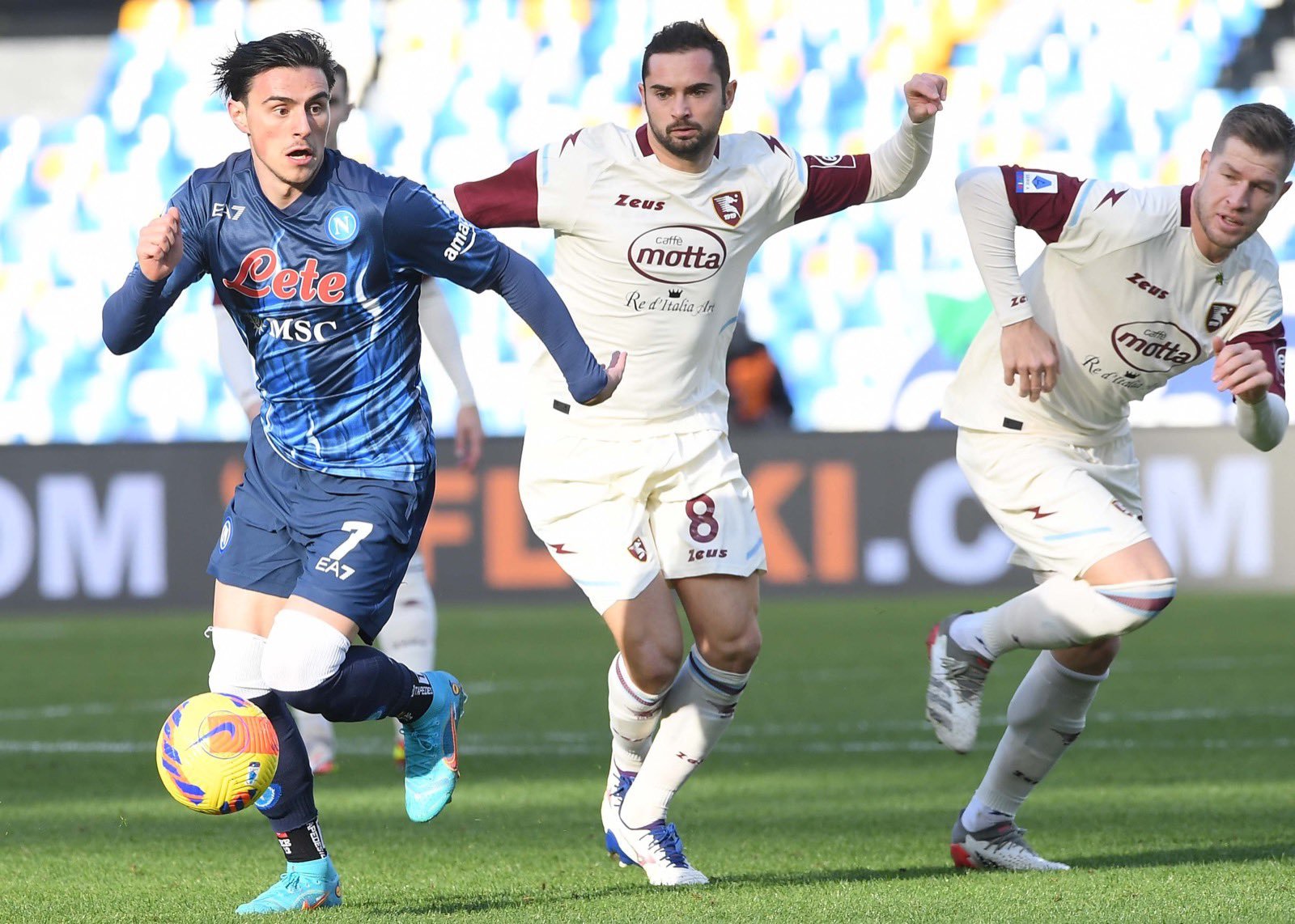Napoli lawan Salernitana