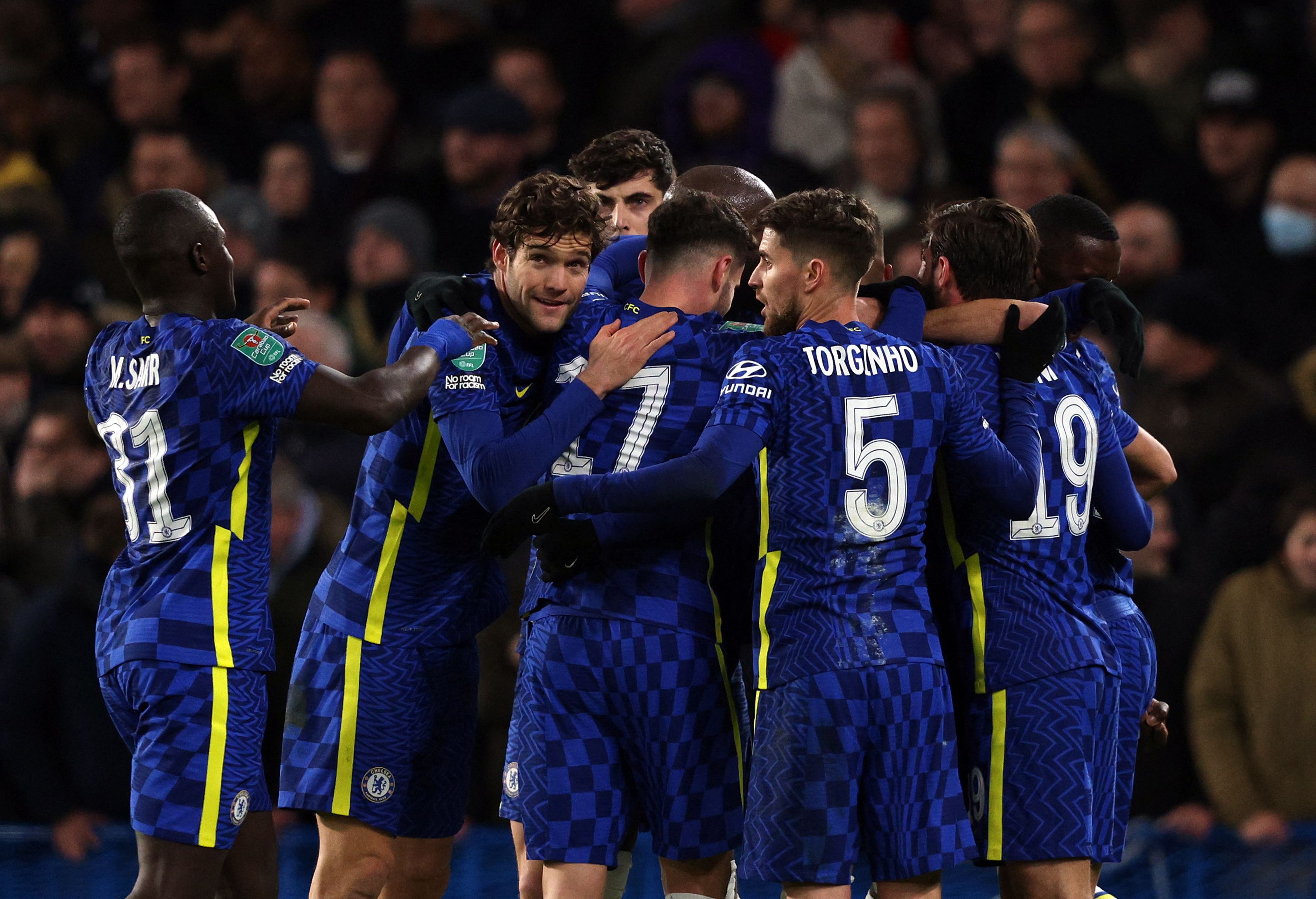Para pemain Chelsea melakukan selebrasi usai mencetak gol ke gawnag Tottenham Hotspur di laga leg pertama semifinal Piala Liga.