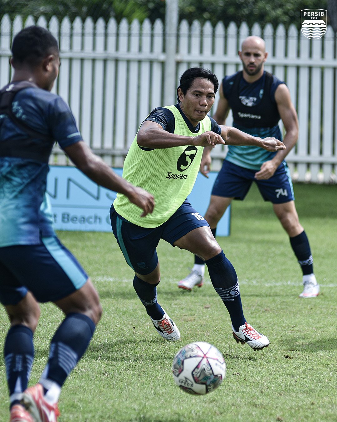 Skuad Persib tengah berlatih