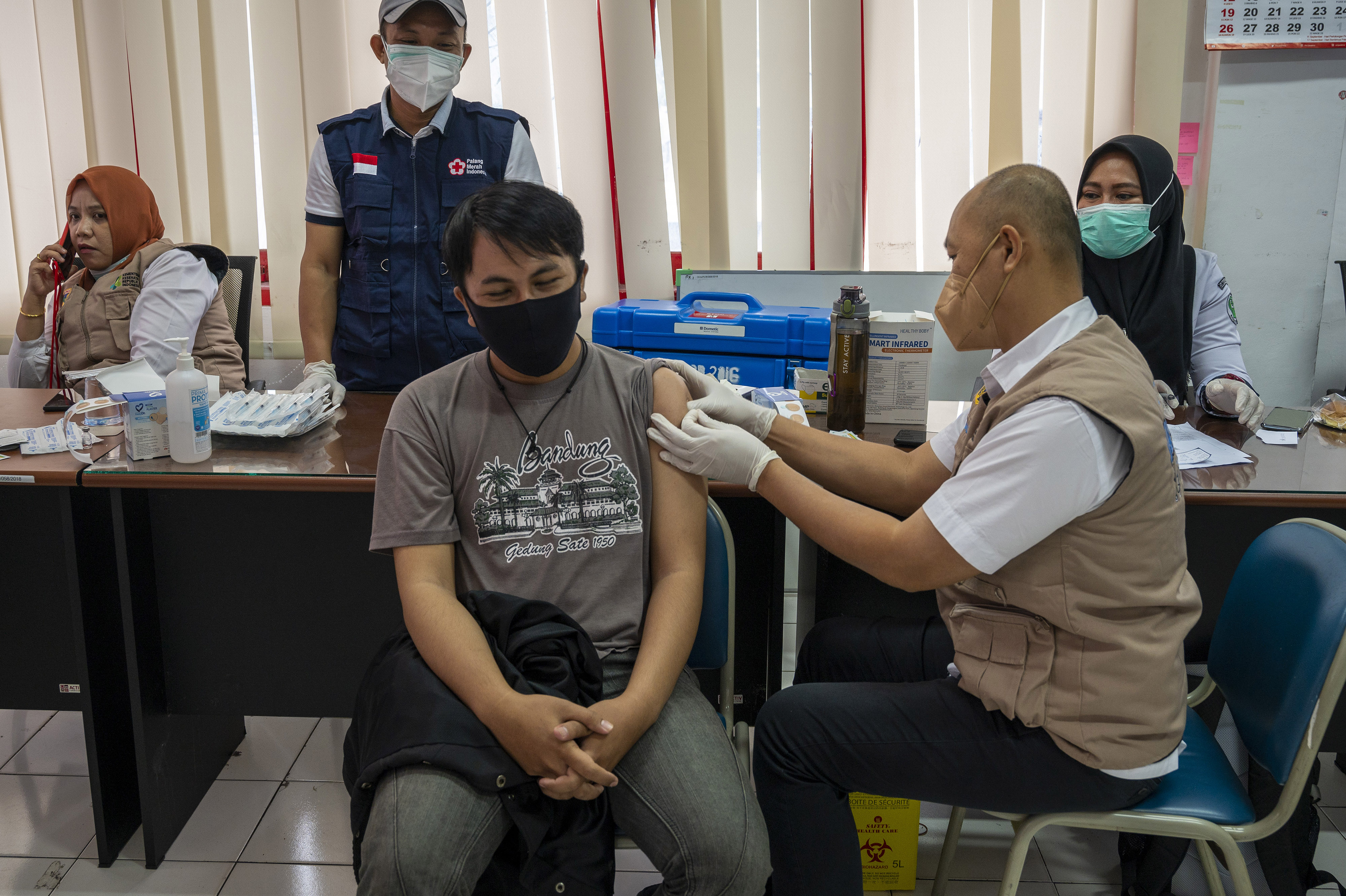 Badan Intelijen Negara Gelar Vaksinasi Massal di Poso  