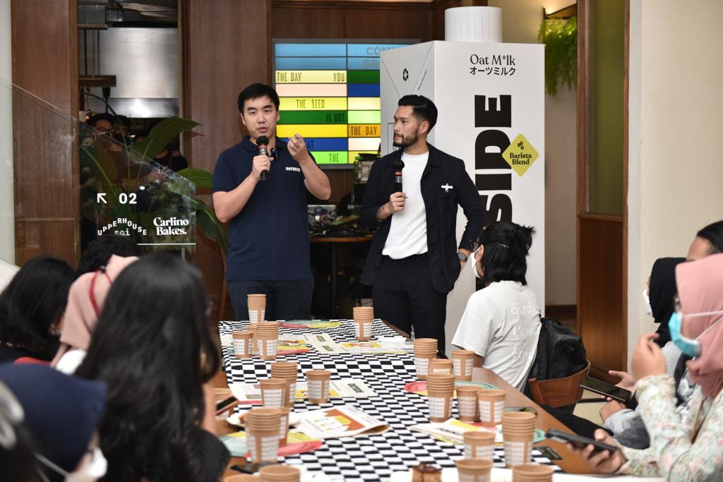 Acara peluncuran susu oatside.