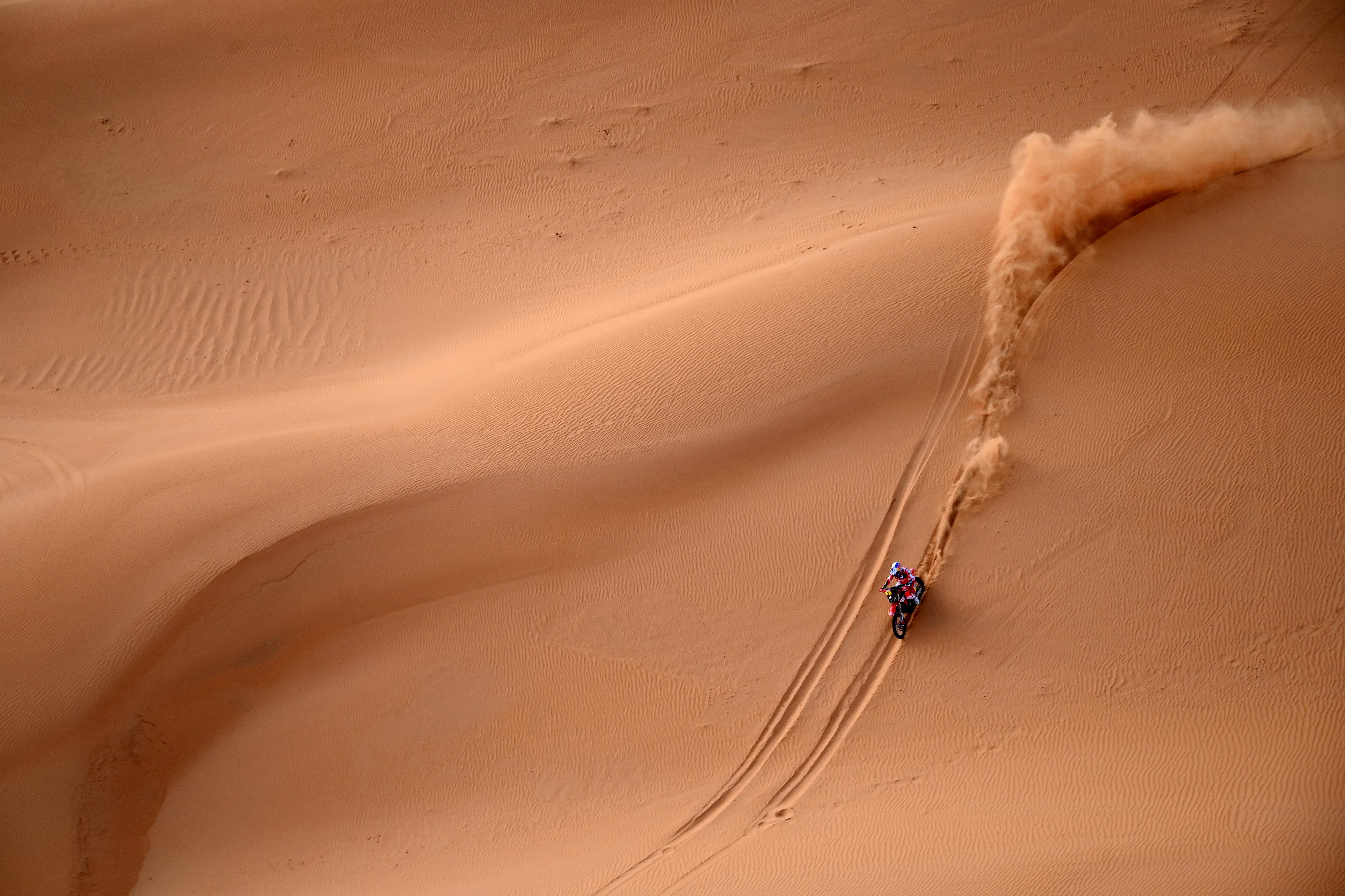 Aksi Sam Sunderland di Reli Dakar.