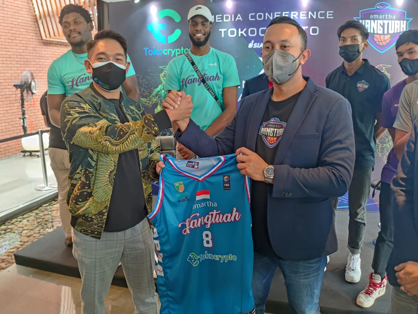 Kolaborasi Tokocrypto dan klub basket Amartha Hangtuah