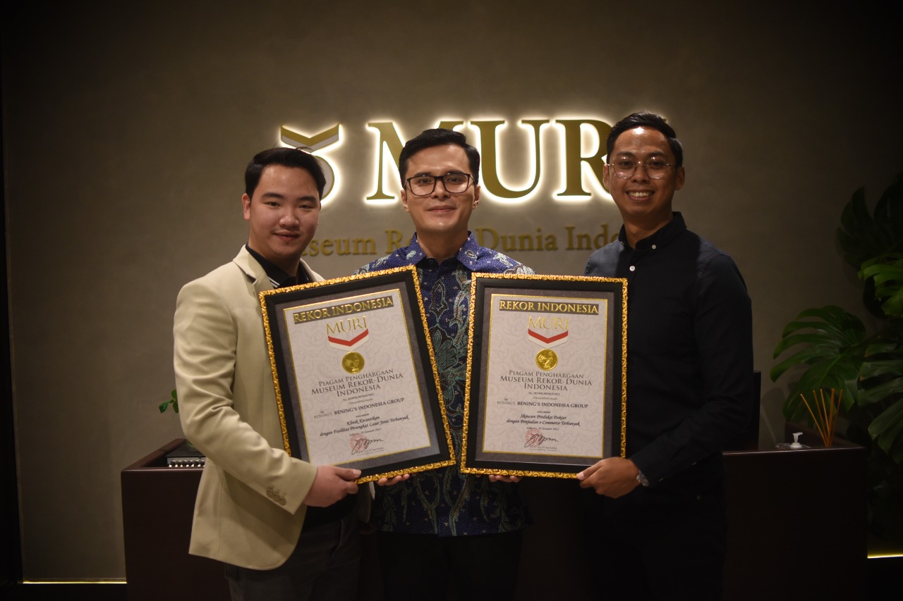 Penghargaan MURI untuk  Benings Indonesia Group.