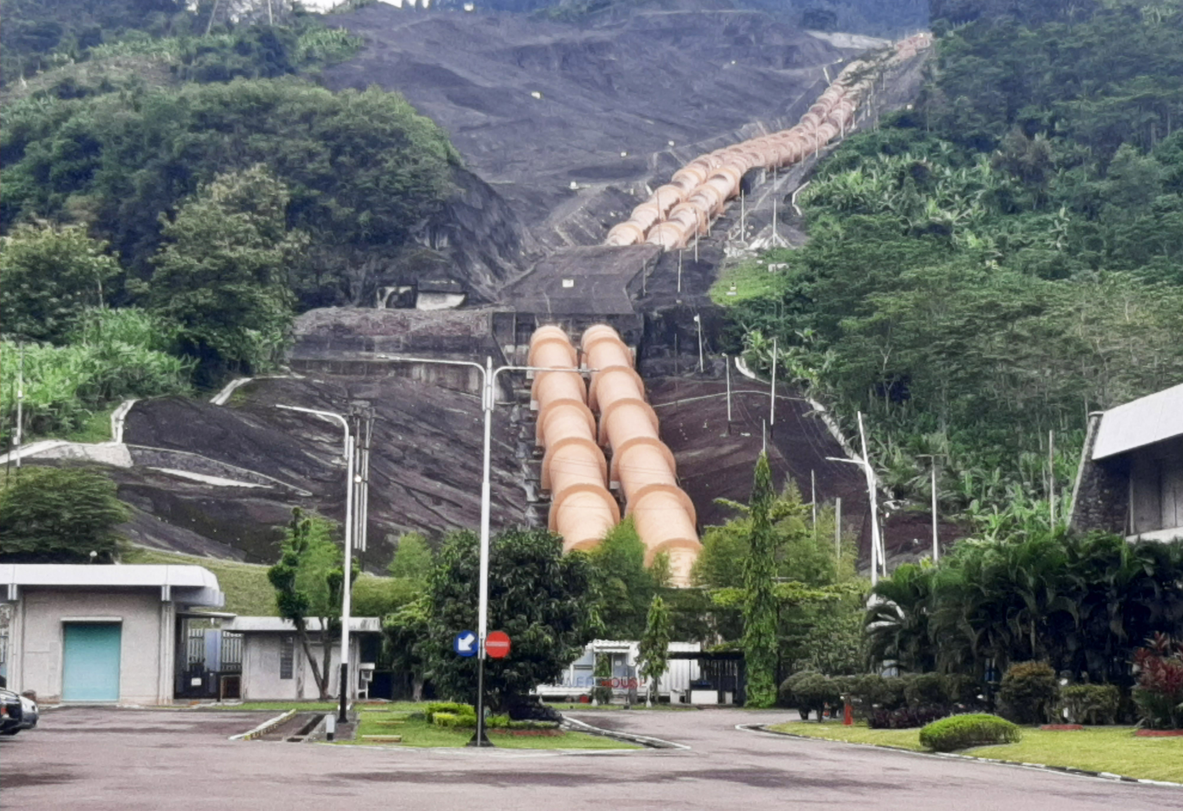 Kawasan Pembangkit Listrik Tenaga Air Saguling di Kabupaten Bandung Barat milik Indonesia Power