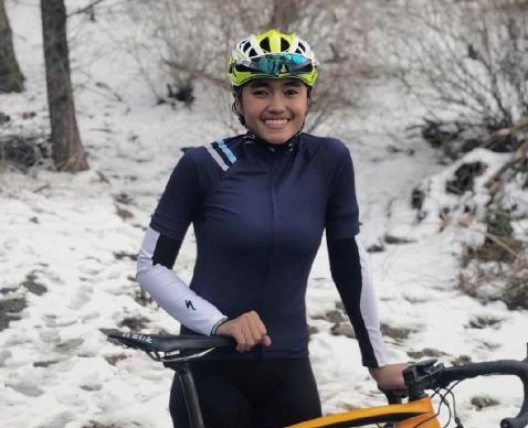 Pembalap sepeda Dewika Mulya Sova.