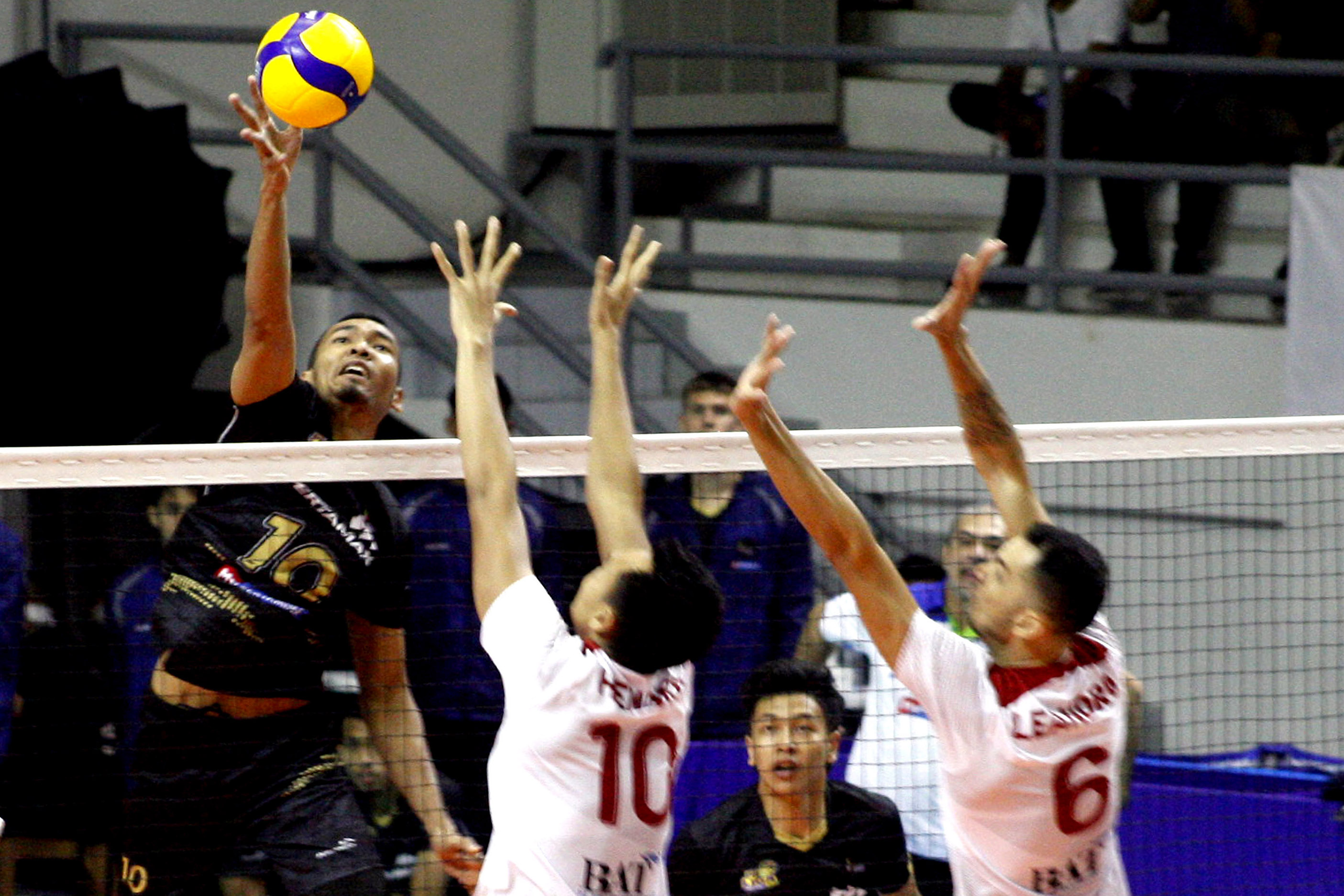 Laga Proliga antara Jakarta Pertamina Pertamax melawan Bogor Lavani