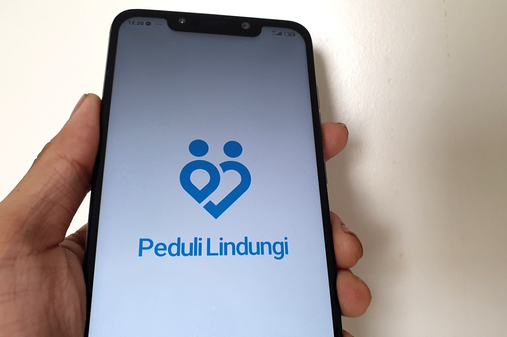 Aplikasi Pedulilindungi terlihat di sebuah layar ponsel.