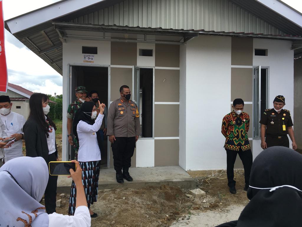 Bantuan rumah yang diberikan pemerintah untuk korban banjir bandang dan tanah longsor di Kabupaten Luwu Utara, Sulawesi Selatan.
