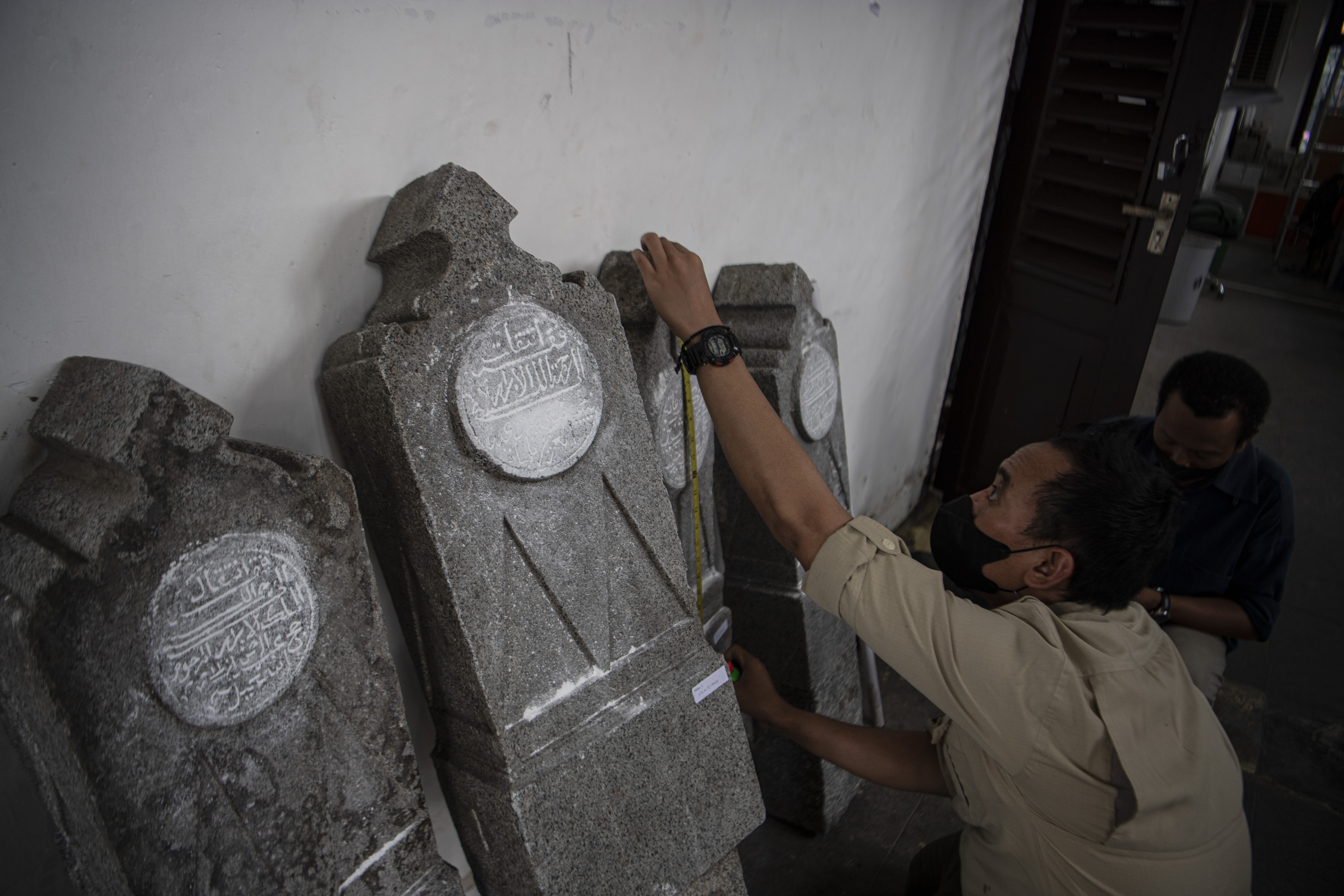 Nisan kuno yang ditemukan di Palembang, Sumsel.