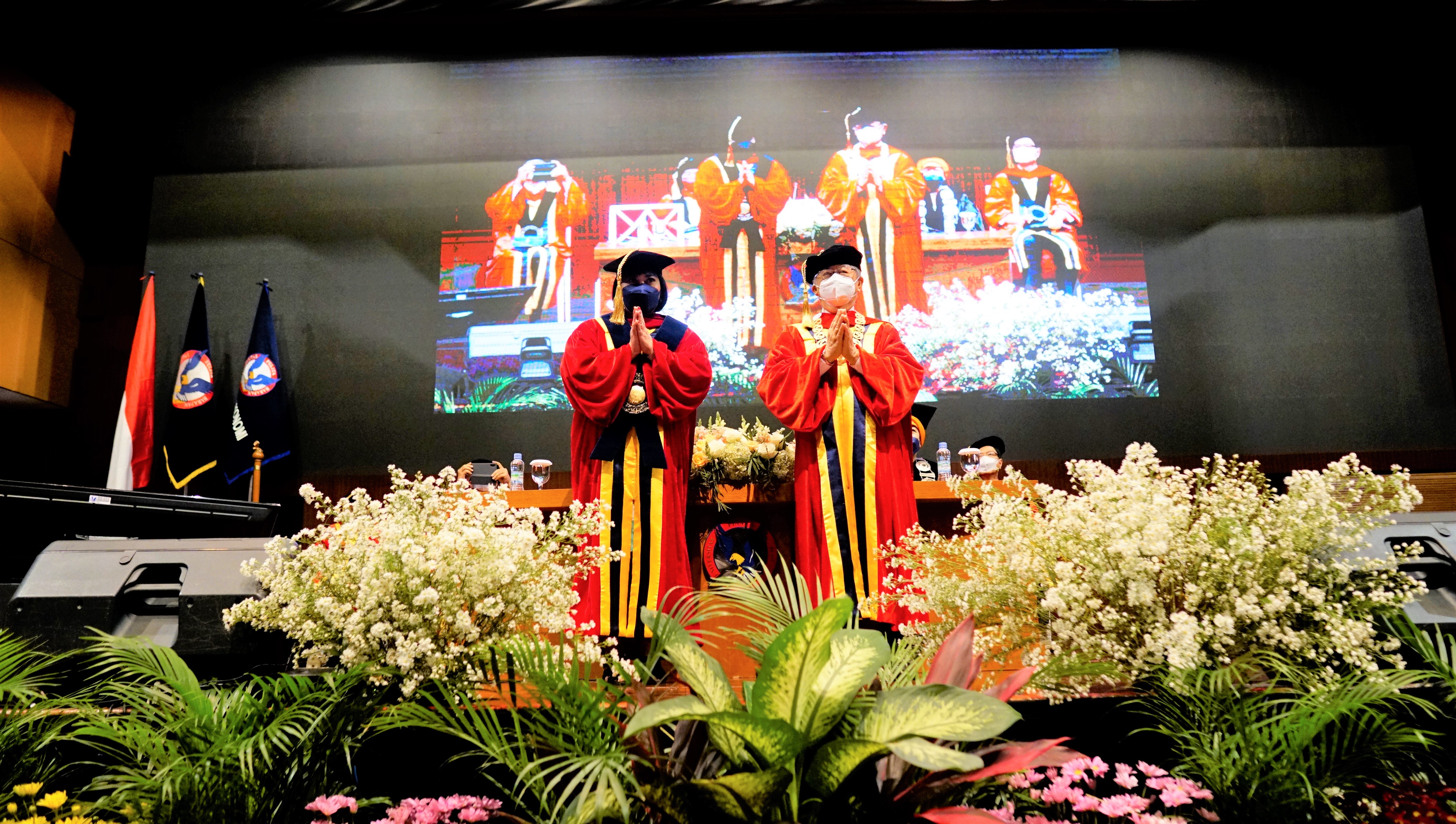 Pengukuhan Prof. Dr. Sabrina Sihombing sebagai Guru Besar Ilmu Manajemen Universitas Pelita Harapan di Kampus UPH, Tangerang, Rabu (19/1).