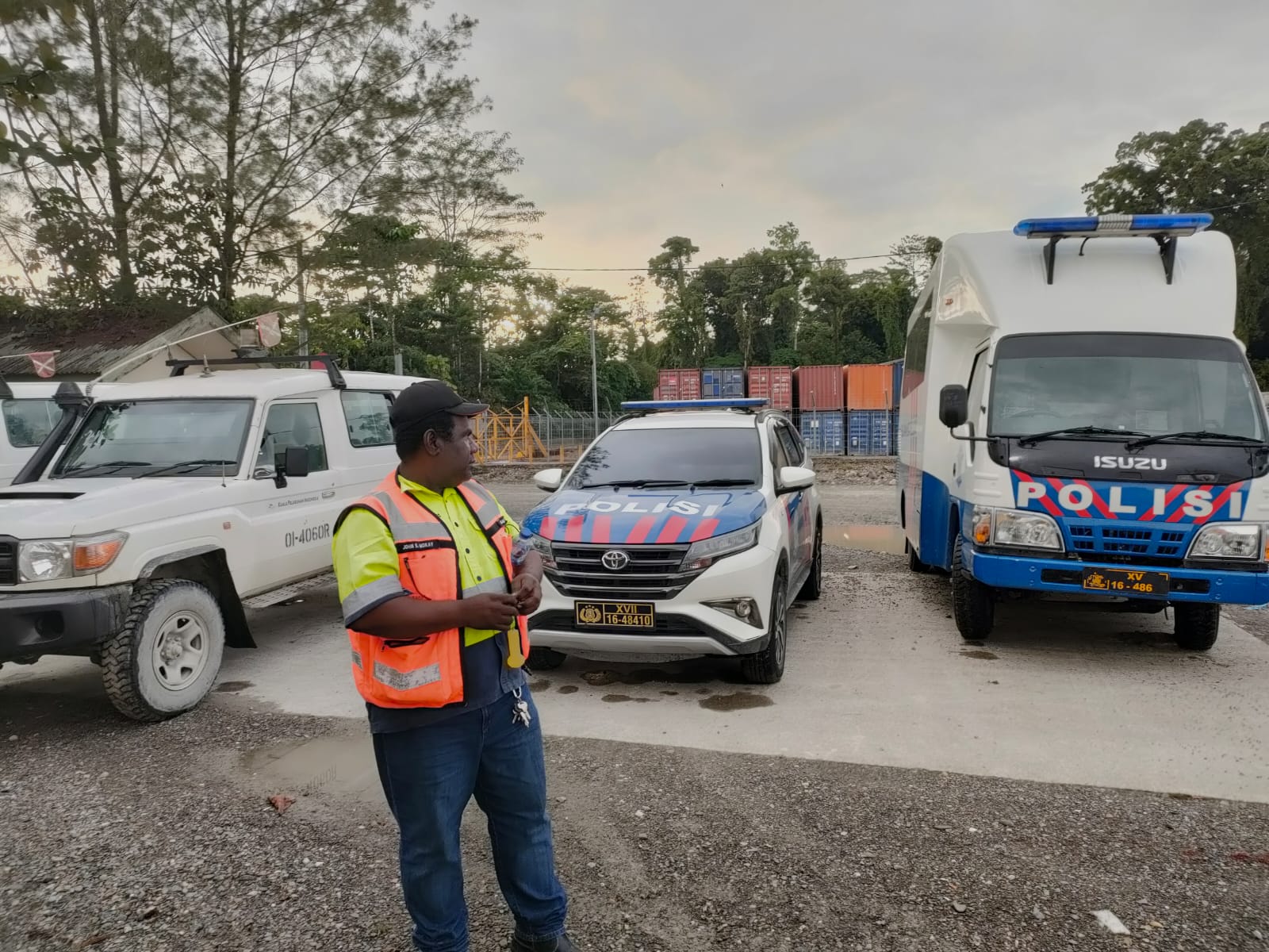 Satlantas Polres Mimika layani perpanjangan Surat Izin Mengemudi (SIM) Keliling di Distrik Tembagapura, Kabupaten Mimika yang berjarak 100 k