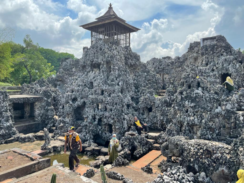 Taman Air Gua Sunyaragi, Cirebon, Jawa Barat.