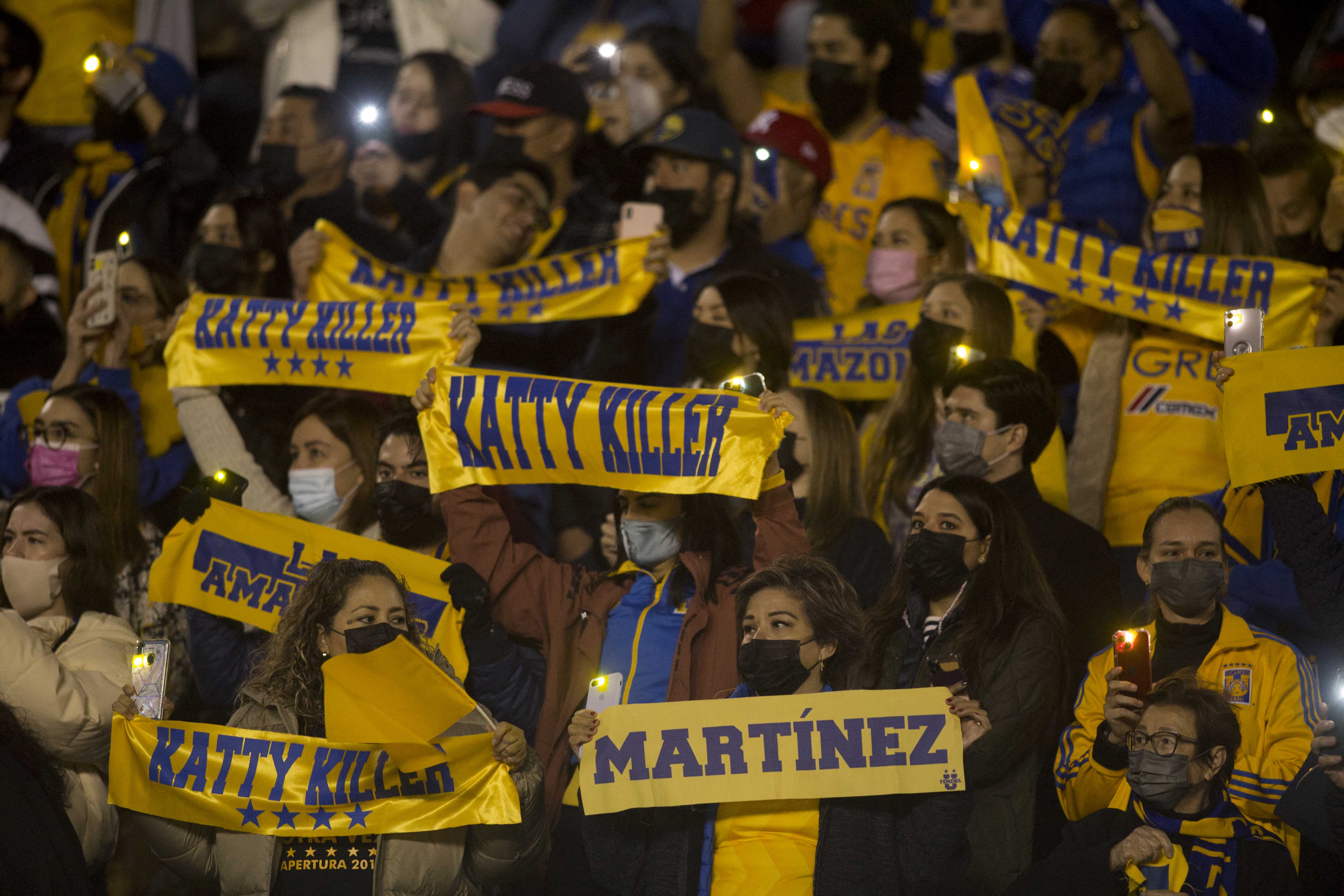 Pendukung klub Meksiko Tigre.