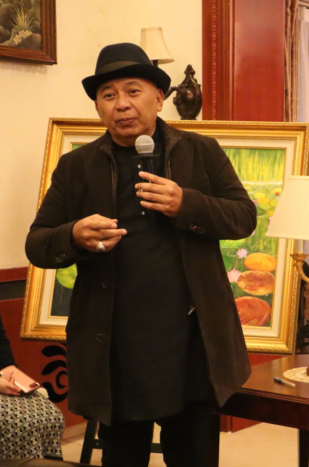 Seniman asal Bali Nyoman Nuarta