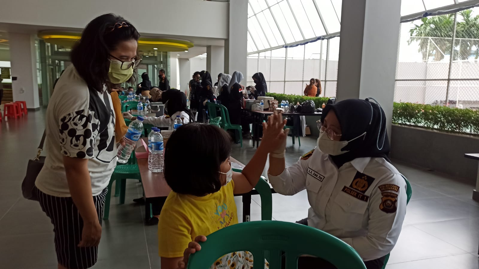 Vaksinasi covid-19 anak usia 6-11 tahun di Palembang, Sumsel.  