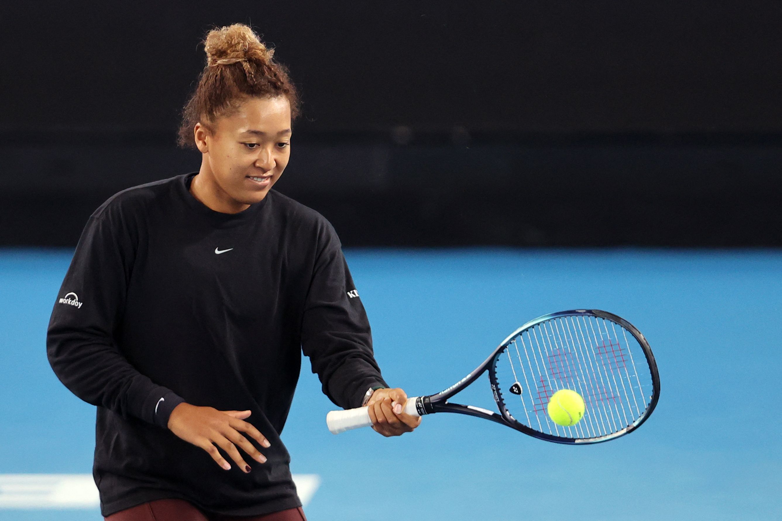 Petenis Jepang Naomi Osaka melakukan latihan jelang turnamen grand slam Australia Terbuka 2022 di Melbourne, Australia.  